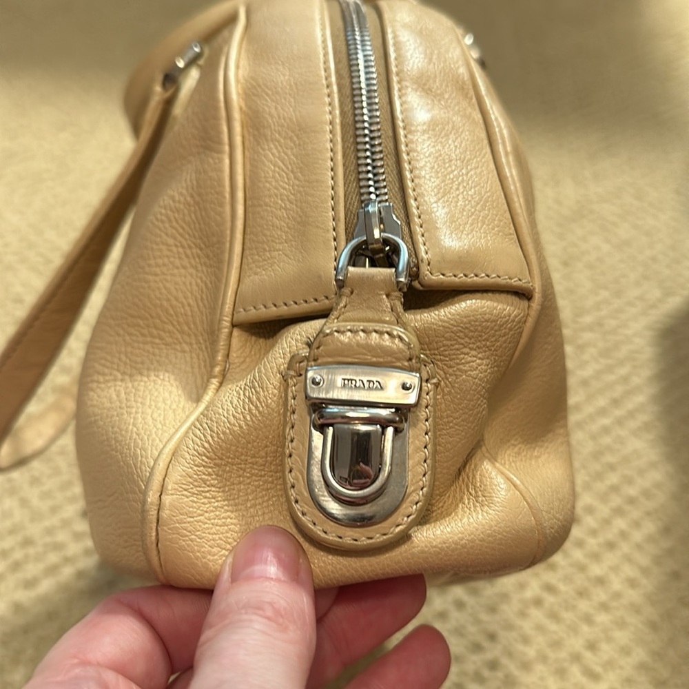 Prada tan bowling bag - Picture 4 of 13